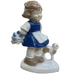 Фігурка Дівчинка з котиком, 10 см