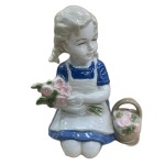 Дівчина з квітами, 14 см
